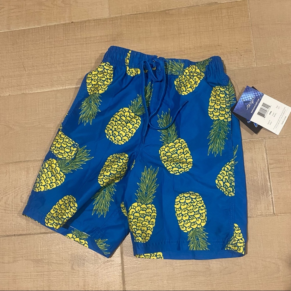 COPY - Kanu board shorts size large (7)